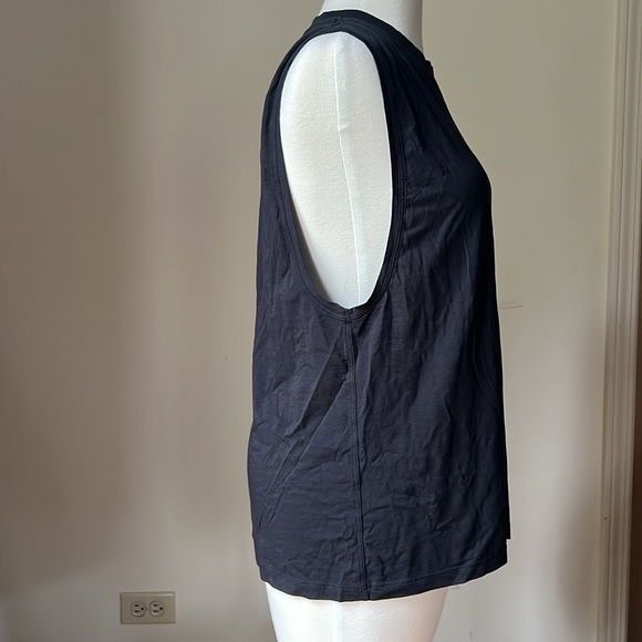 LULULEMON Women’s Classic Black Tank with NBA Logo Size 8/10 - Picture 4 of 11